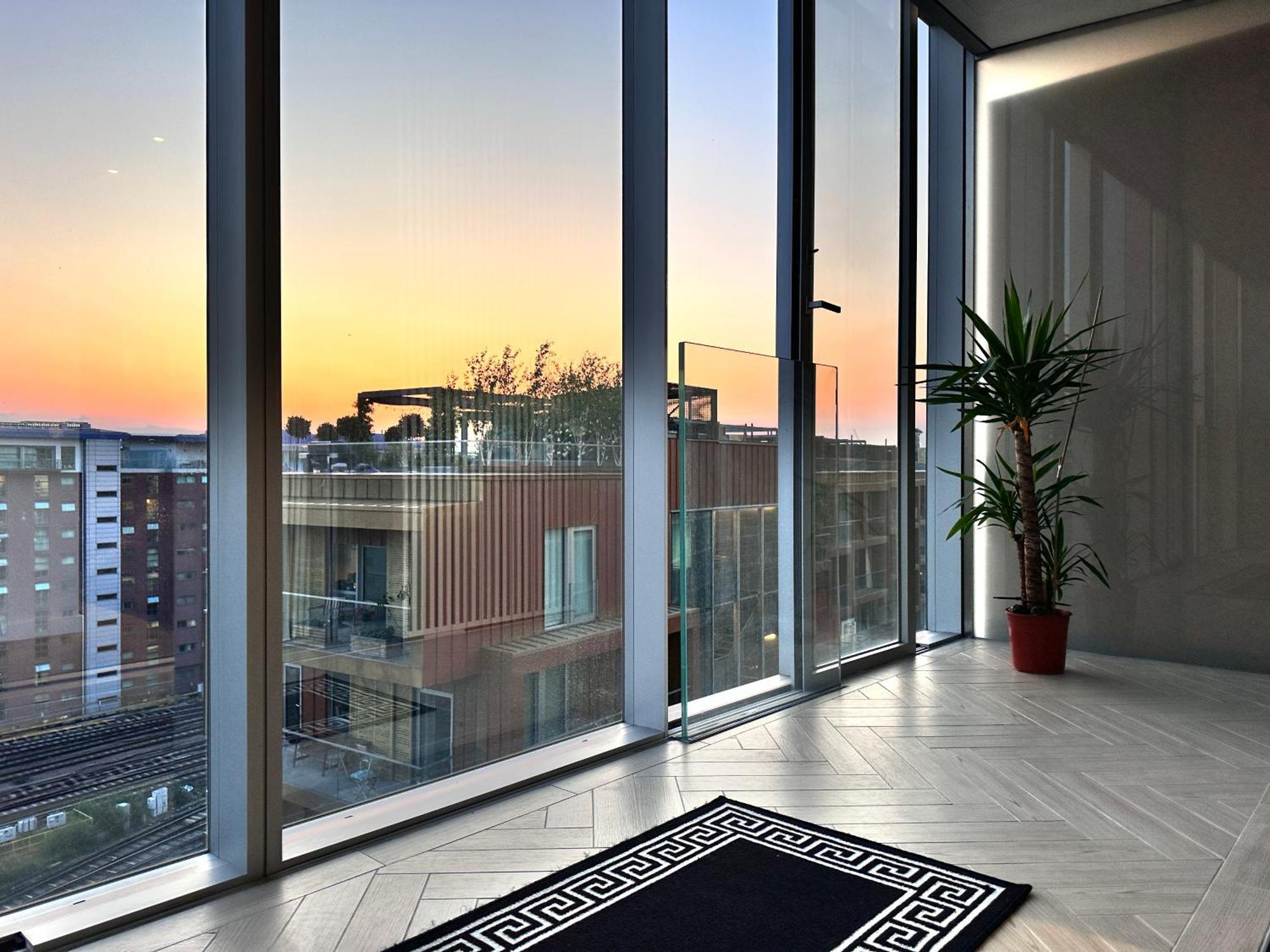 Battersea Power Station - Winter Garden Balcony & 1Gb Wifi - Luxurylondonstays Exteriör bild